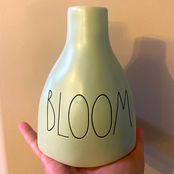 Rae Dunn Bloom vase